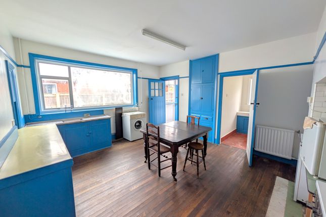 3-bed house on Square Bays, Grasmere Avenue, Skegness, £240,000