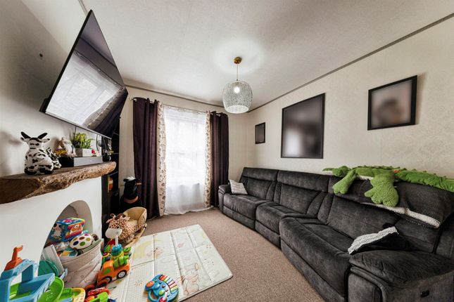 39, Alcombe Road, Northampton photo 4