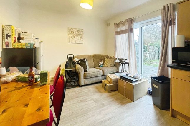 3, Lynwood Avenue, Surrey photo 2