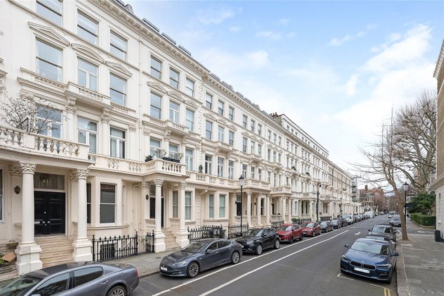 Flat for sale in Earl's Court Square, Earl's Court