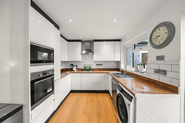 83, Hurstfield Crescent, Hayes photo 4
