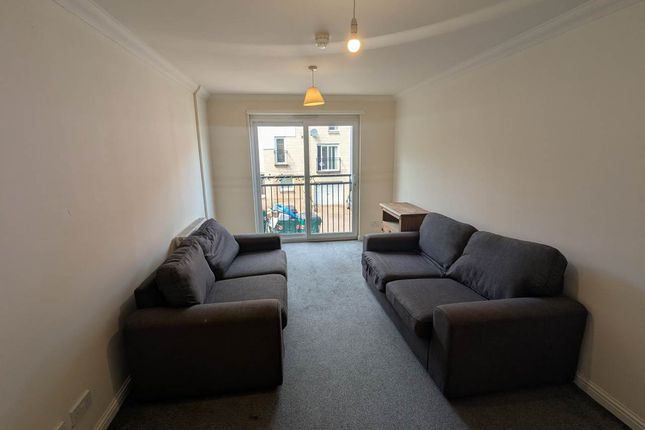 17 Brook Gardens, Dundee photo 4