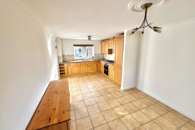 20, Avocet Grove, Soham photo 3