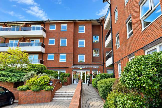 1-bed flat on Finchley Road, London, £170,000