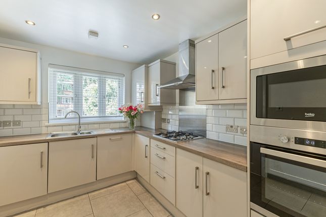 5, Rubens Gardens, 469a, Lordship Lane, London photo 4