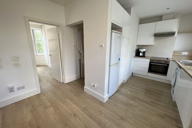 Thumbnail Flat to rent in Stanhope Court, London