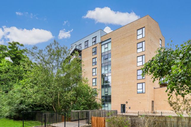 Thumbnail Flat for sale in Longman House, Hemel Hempstead