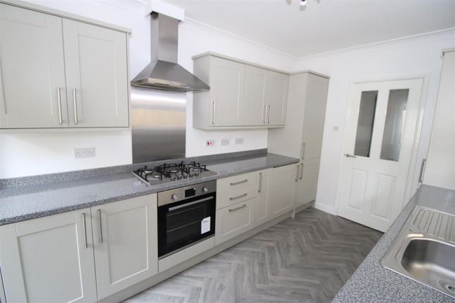 13, Commercial Street, Aberbargoed photo 3