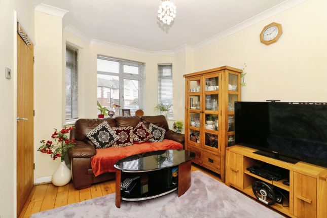 166, Davyhulme Road, Manchester photo 4