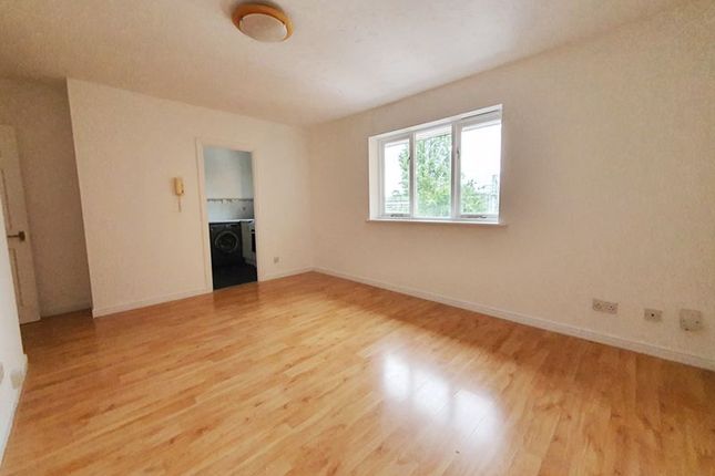 Thumbnail Flat to rent in Cumberland Place, London