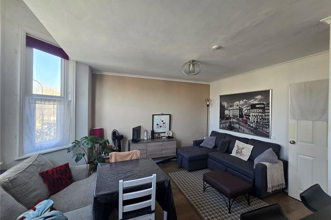 Flat 3, Oakley Lodge, 326, Brownhill Road, London photo 3