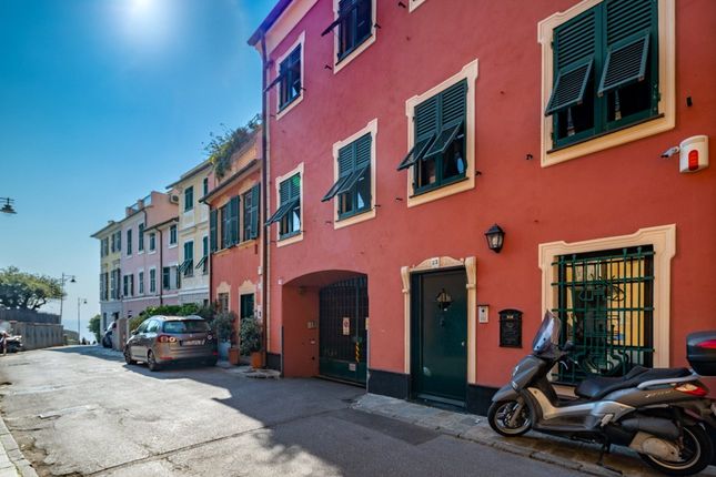 Property for sale in Via Al Capo di Santa Chiara, Genova, Liguria, 16145
