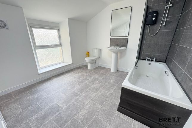200a, Robert Street, Milford Haven photo 5