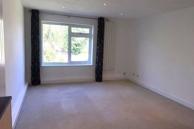 10 Laurance Court, Dean Street, Marlow photo 2
