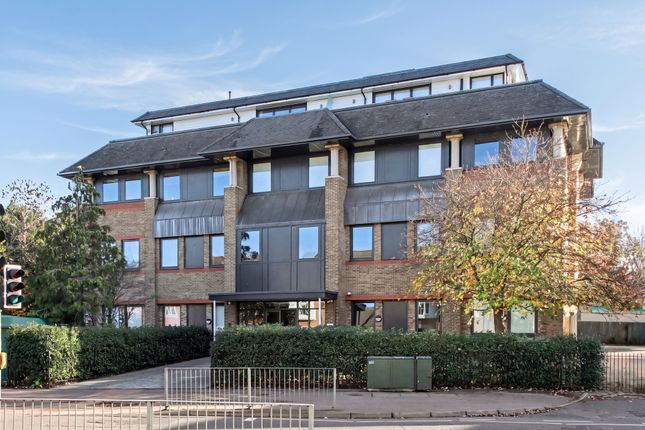 Apt 4, 77 Aldenham Road, Bushey photo 2