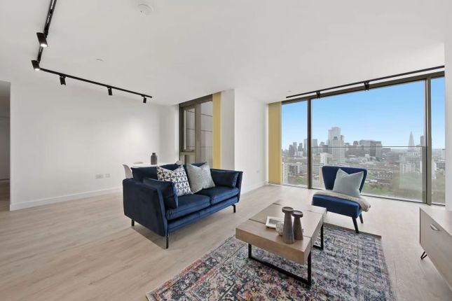 Thumbnail Flat for sale in Valencia Tower, 250 City Road, Islington, London