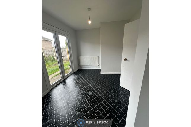 Southall Avenue, Neath photo 3