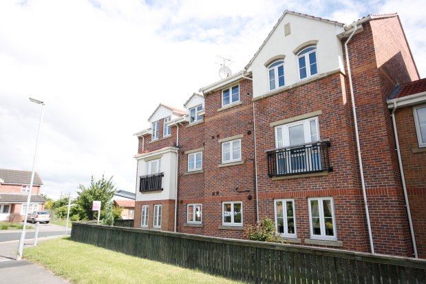 Flat to rent in Ings Court, York