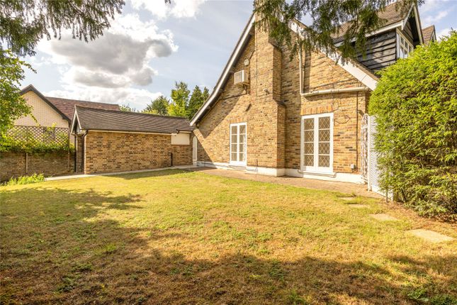 Missanda,, Southwood Avenue, Surrey photo 4