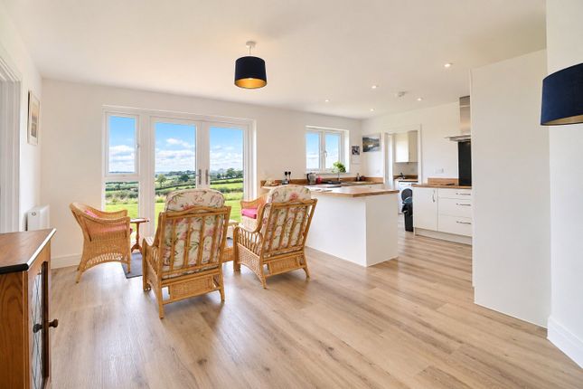 11, Antler Close, Devon photo 2