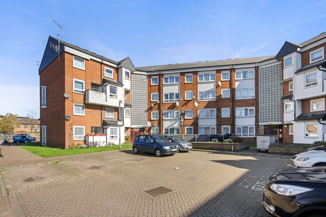 Maisonette for sale in Buttsbury Road, Ilford