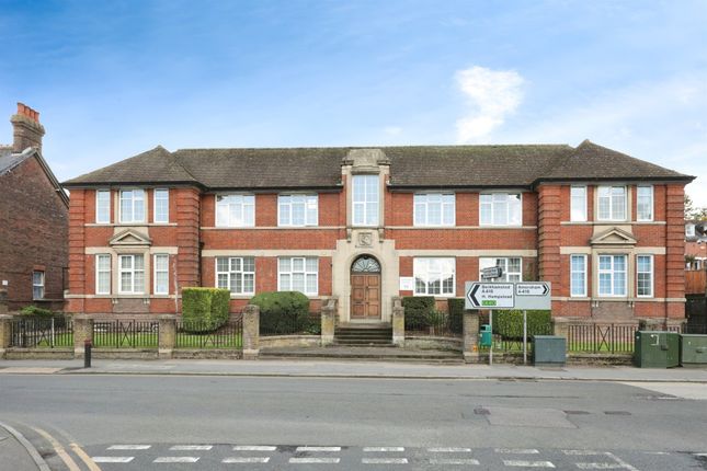 Studio flat on Flat 7, Copsham House, 53, Broad Street, Chesham, £110,000