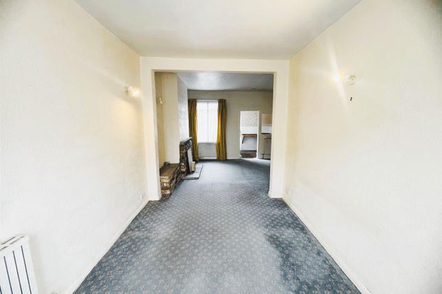 28, Stanley Road, Hounslow photo 3
