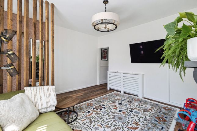 63, Prince Edward Avenue, Manchester photo 4