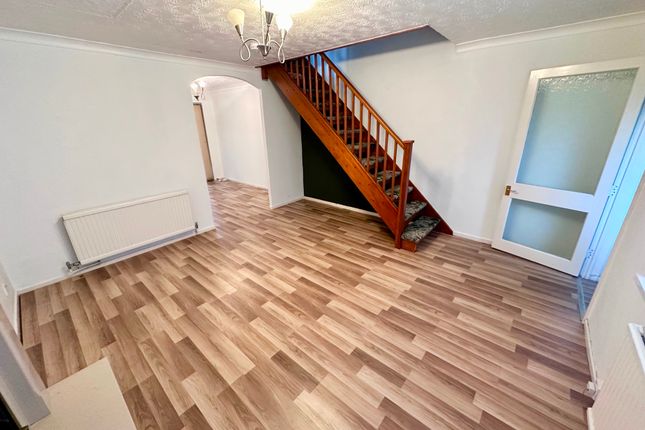 36 Chester Close, Pontypool photo 4