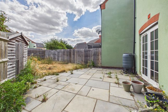 8 Siddington Drive, Aylesbury photo 4