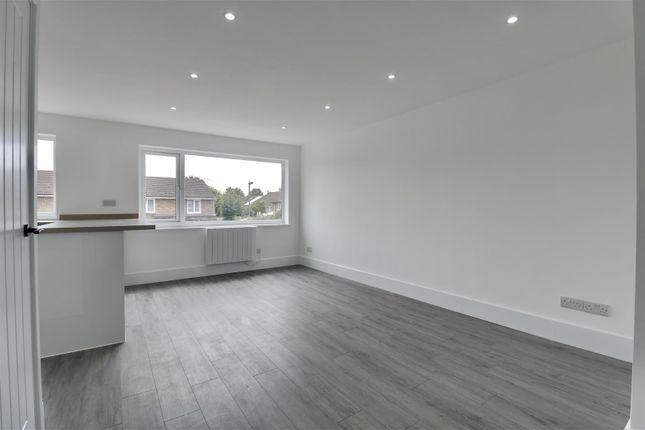 Flat 37, The Forum, Chidham Close, Havant photo 3