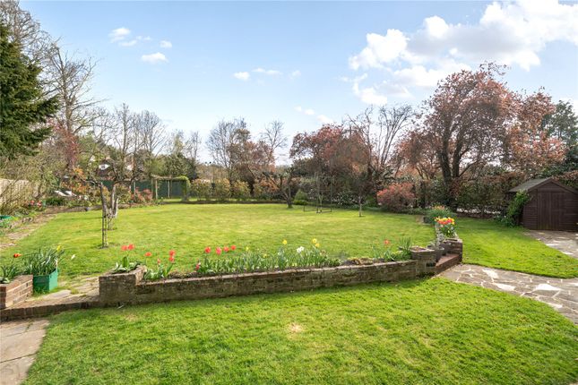 63, Manor Road South, Hinchley Wood photo 3