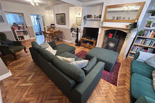 32, John Street, Brecon photo 2