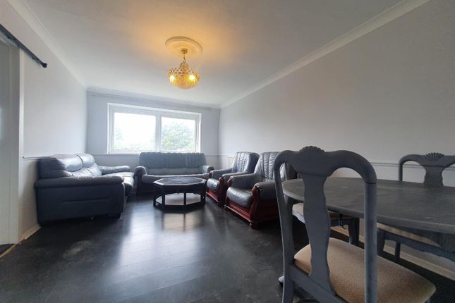 64b Mandeville Road, Enfield photo 3