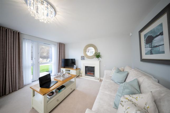 Retirement Home 2 Bedroom Apartment At Invicta Lod