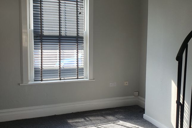 Flat to rent in South Place, Off Beetwell Street, Chesterfield