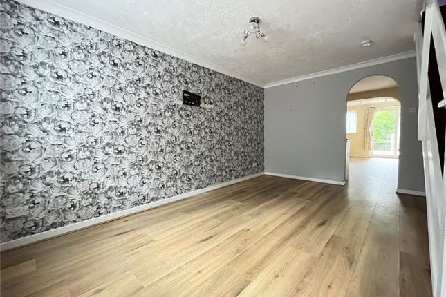 16, Spenlow Drive, Kent photo 4