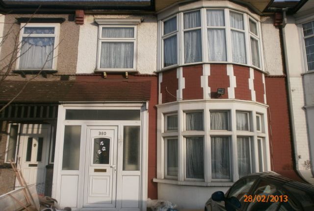 Thumbnail Terraced house to rent in Ley Street, Ilford