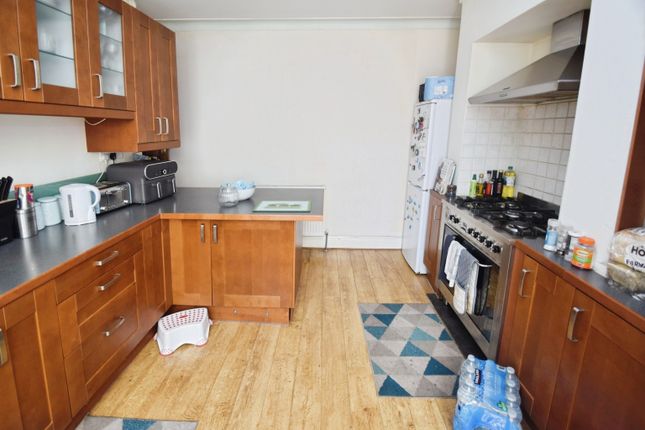 34, Bylands Grove, Bradford photo 4