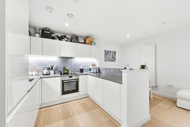 105 Corsair House 9, Starboard Way, London photo 4