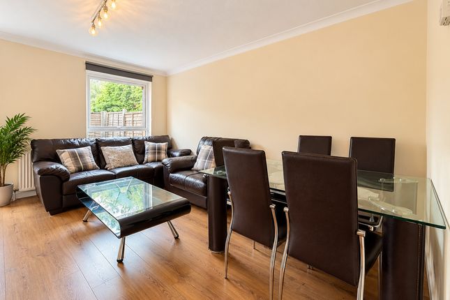 43, Alvington Manor View, Newport photo 4