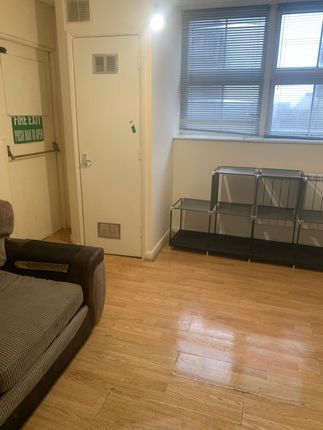 Flat 5, 59-61 Guildford Street, Luton photo 2