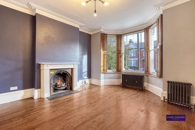 Thumbnail Property to rent in Warwick Road, London