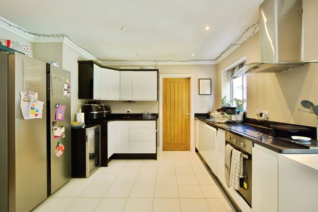 Waterford Lodge, Mandeville Close, Broxbourne photo 4