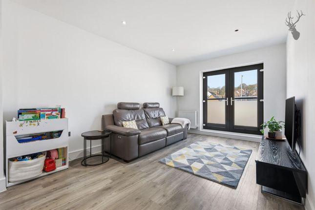 1 Cobalt Place, Loughton photo 2