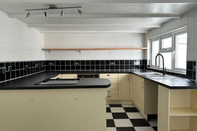 3 Unity Road, Helston photo 3