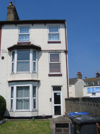 1 bed flat to rent in Denmark Road, Lowestoft NR32