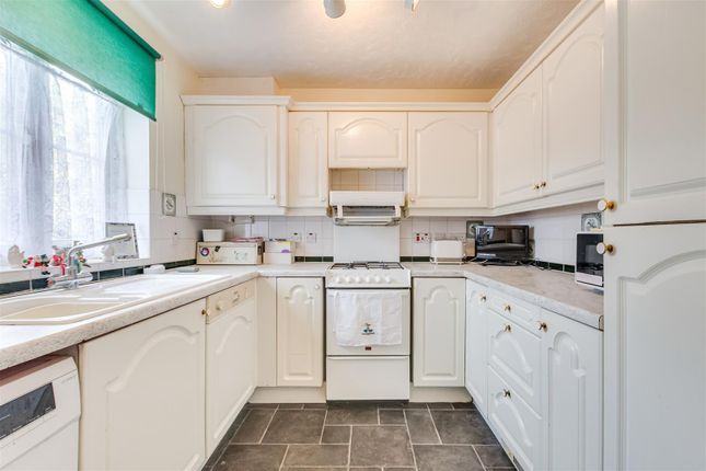3, Flint Close, Green Street Green Orpington photo 3