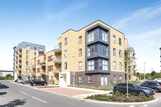 Thumbnail Flat to rent in Peregrine House, Bedwyn Mews, Reading