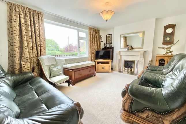 55 Greenfields, Stafford photo 2